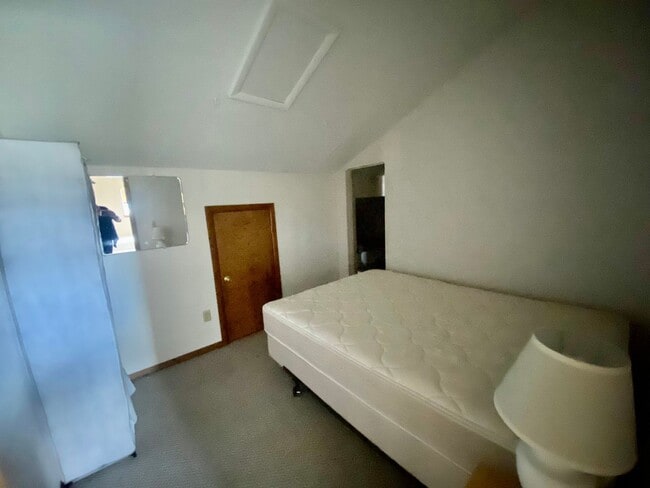 Building Photo - FOR RENT – LAKE HATCHER TOWNHOUSE CONDO