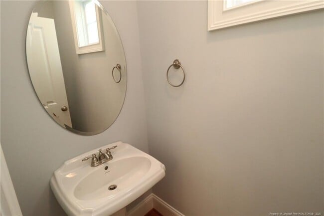 Building Photo - 5013 Sunny Creek Ln