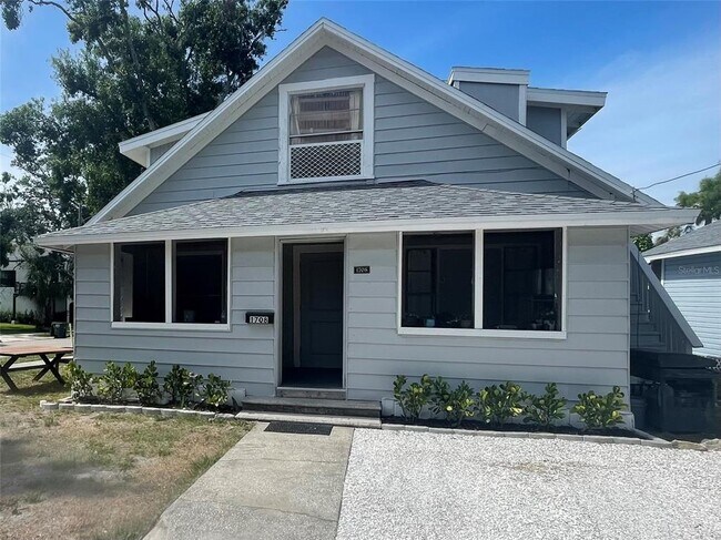 Primary Photo - 1708 Ballard Park Dr