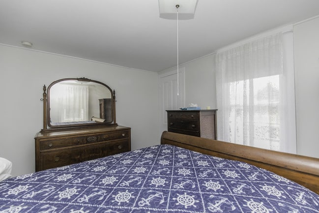 Building Photo - 35 1/2 Olin St