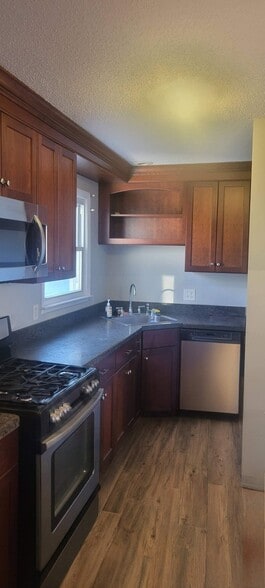 Building Photo - 411 Brewer St