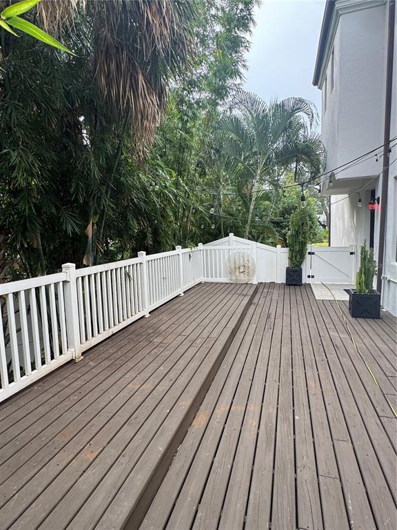 Building Photo - 331 N Trask St