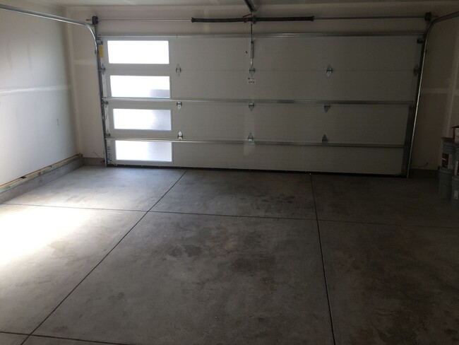 Building Photo - Cozy 2BR Home with A/C & Garage – Animal Friendly in Bend, OR