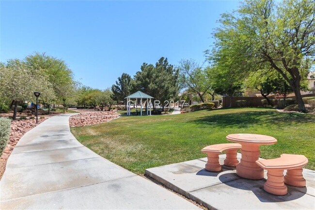 Building Photo - Great NLV single family 3 bedroom home.