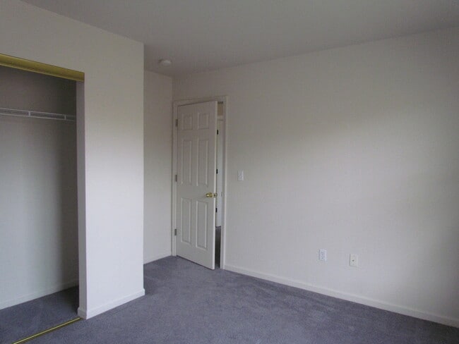 Building Photo - AVAILABLE SEPTEMBER 08,2025!!