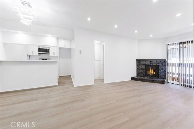 Building Photo - 465 Ivy St