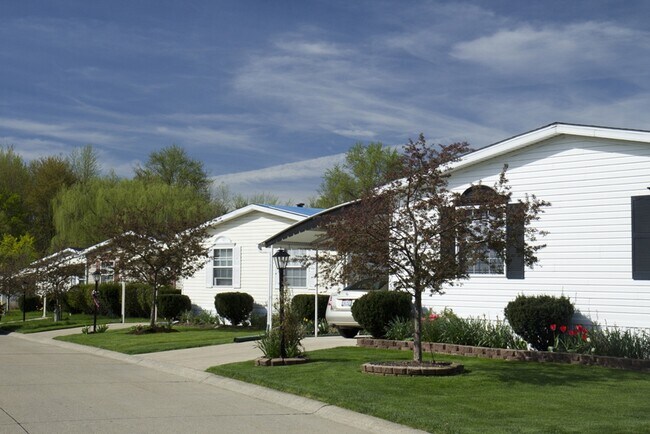 Building Photo - Twin Oaks I & II