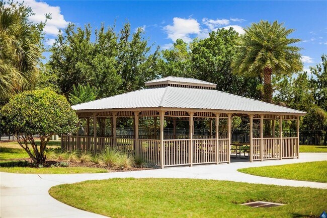 Building Photo - 8394 Lookout Pointe Dr