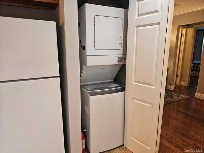 Building Photo - 3 Briarcliff Dr S