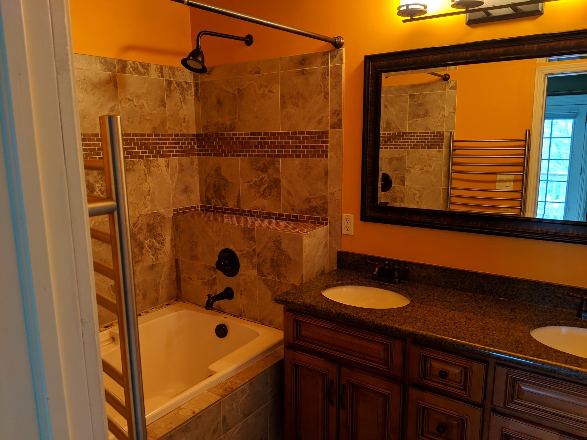 Master Bath - 2860 Humboldt St