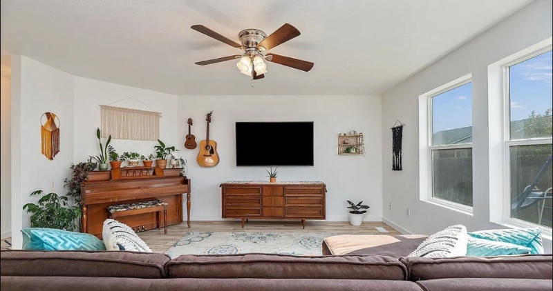 Building Photo - 765 SW Portal St