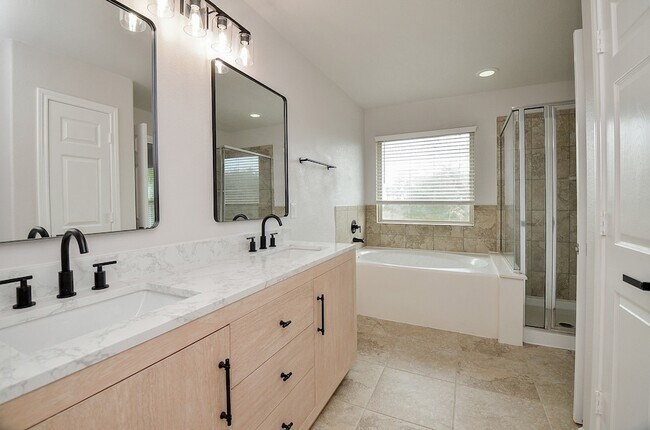 Building Photo - 6458 Calgary Woods Ln