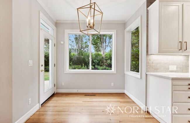 Building Photo - Beautiful Home Near Westlake Park