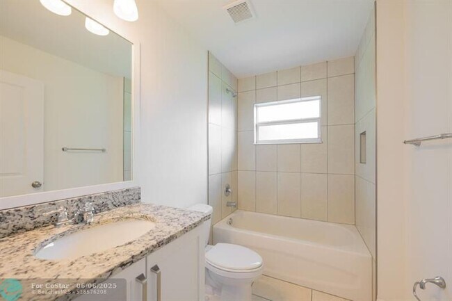 Building Photo - 3838 SW Hainlin St