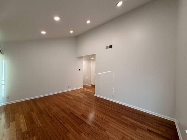 Building Photo - 5929 Mabie Ct