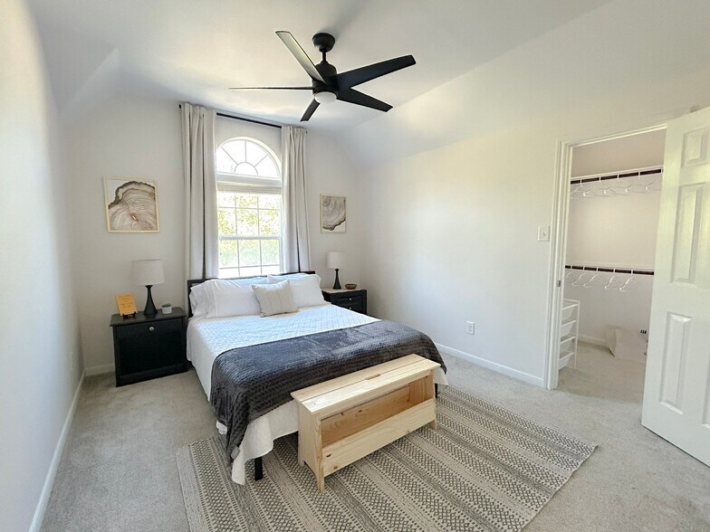 Building Photo - 19 Umbria Ln
