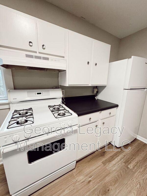 Building Photo - 275 Boulevard Heights