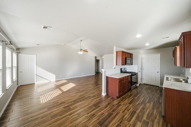 Building Photo - 10710 N 146th E Ave