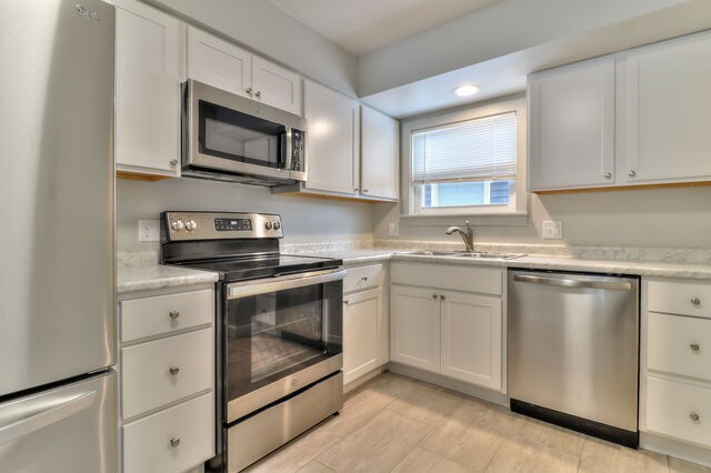 Primary Photo - 801 Hartwell Dr