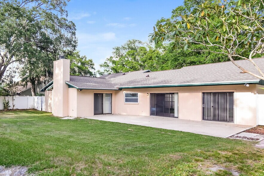 Building Photo - 3819 Cloverhill Ct