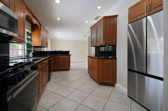 Building Photo - 6331 SW 94th Ave