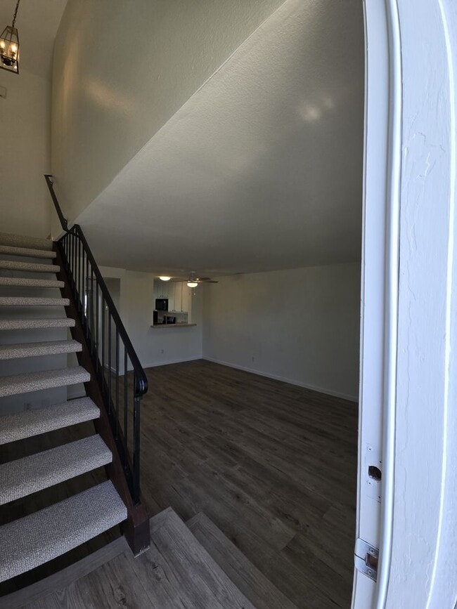 Building Photo - Coastal Living: 2-Bed, 1.5-Bath Townhome w...