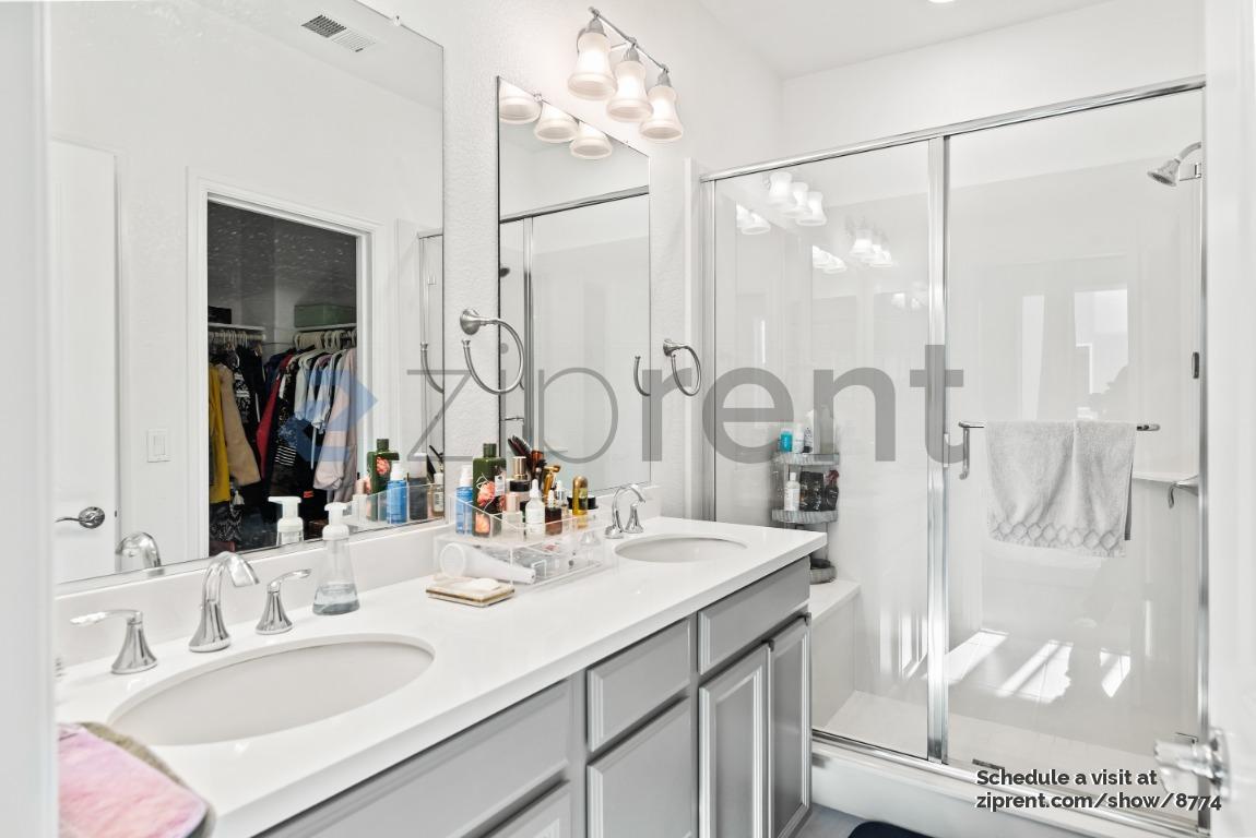 Building Photo - 641 Toby Ct