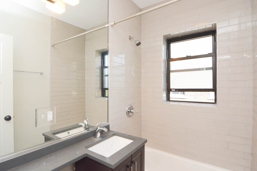 Building Photo - 2915 N Mildred Ave