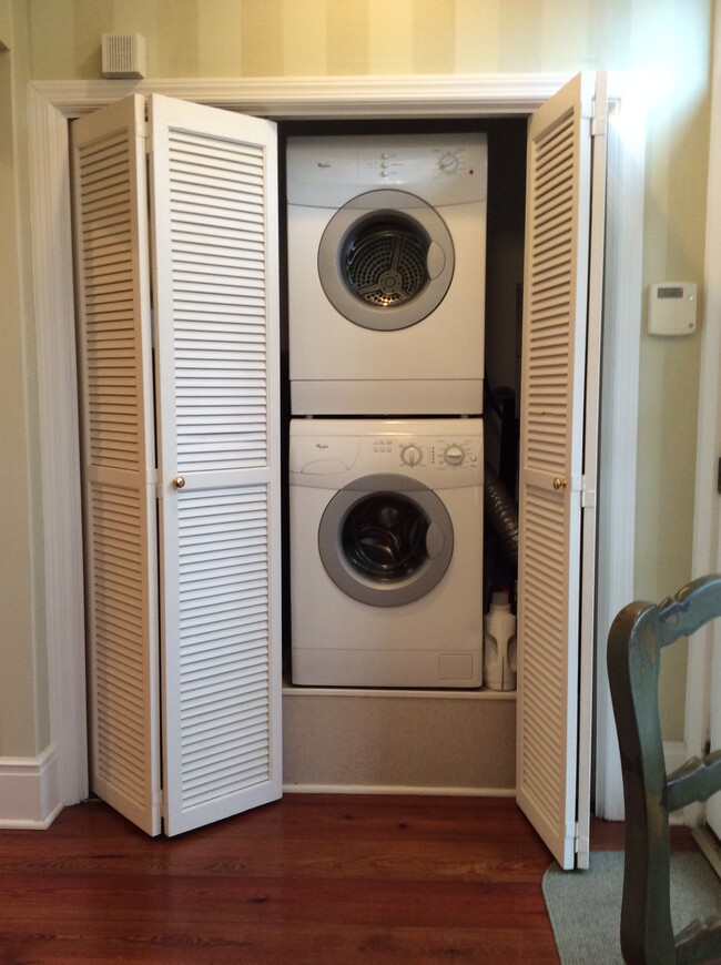 Parlor Washer-Dryer - 20 E Macon St