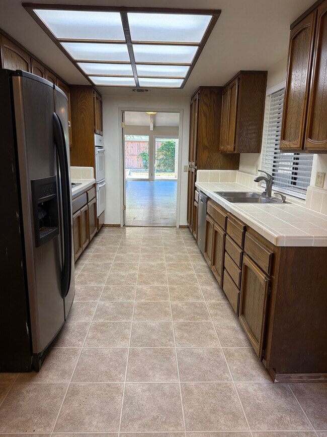 Building Photo - 8016 Sawgrass Cir