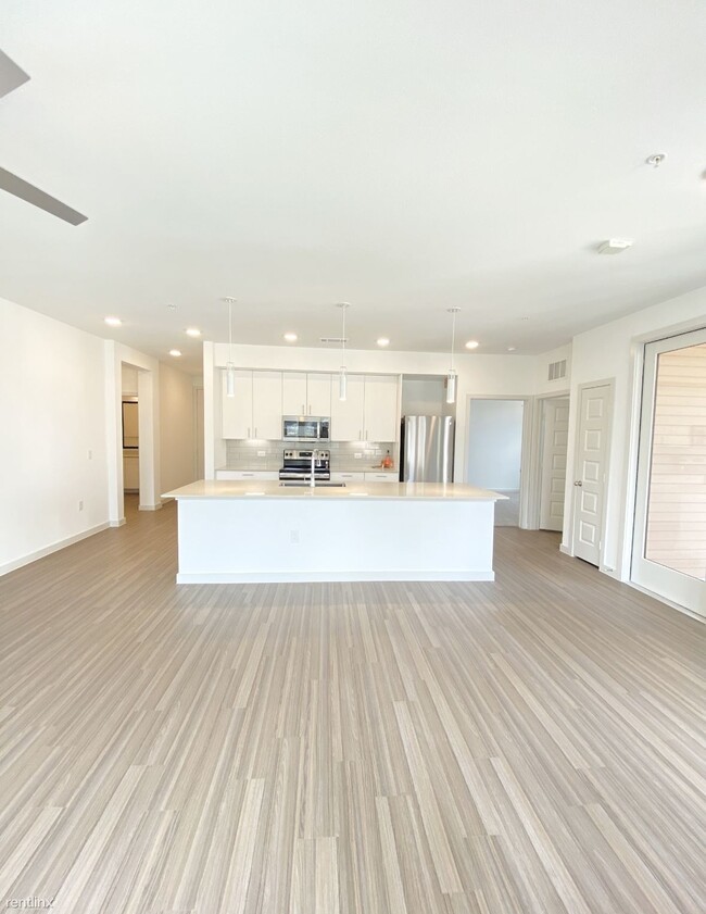 Building Photo - 1 br, 1 bath Condo - 18822 Hilltop Commerc...