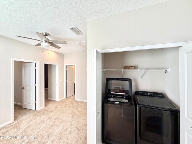 Building Photo - 417 Pine Bluff Dr