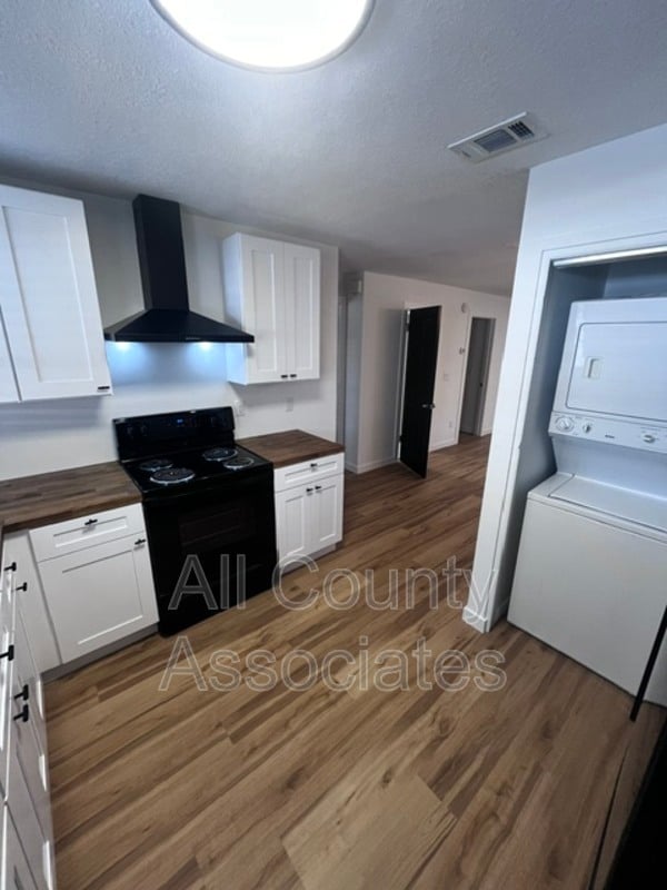 Building Photo - 2267 Norman Dr