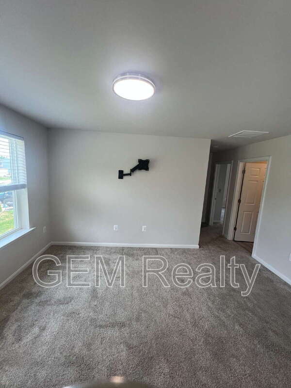 Building Photo - 6259 Bobcat Ln