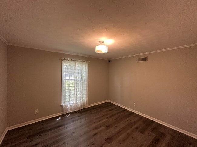 Building Photo - 289 Woodmont Dr