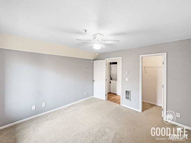 Building Photo - Modern 2 Bed Condo with Resort-Style Amenities in UTC