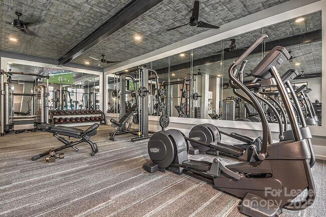 Building Photo - 7420 N Rea Pk Ln