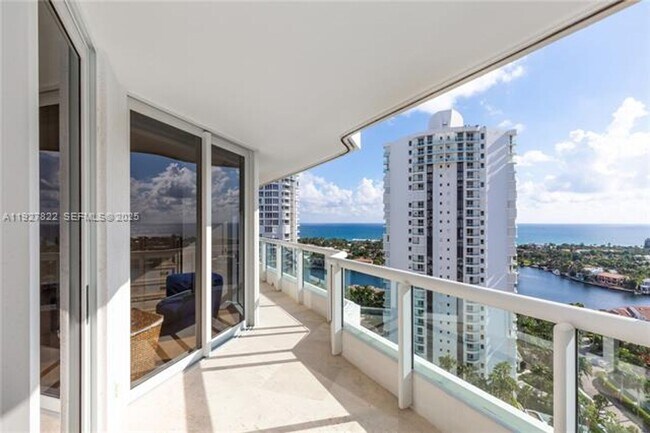 Building Photo - 21055 Yacht Club Dr