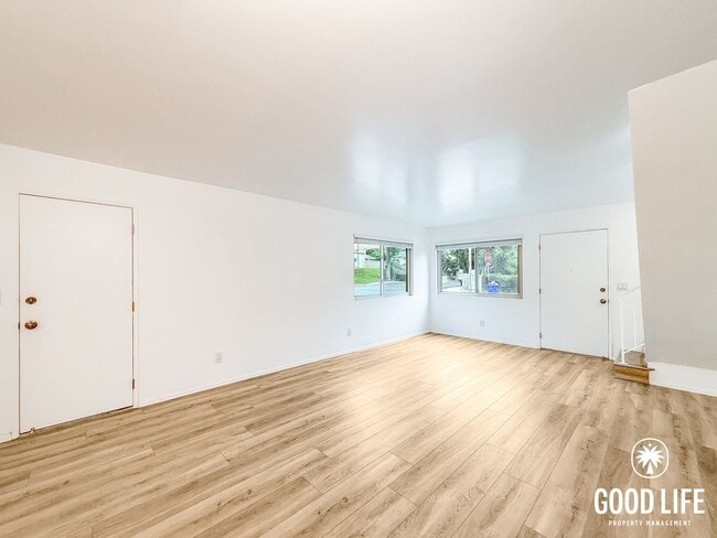 Building Photo - SD: 3BD/2BA Condo in University City with Community Pool, Private Patio & In-Unit Laundry
