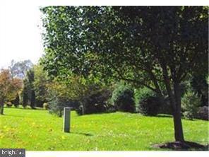 Building Photo - 15 Fountayne Ct