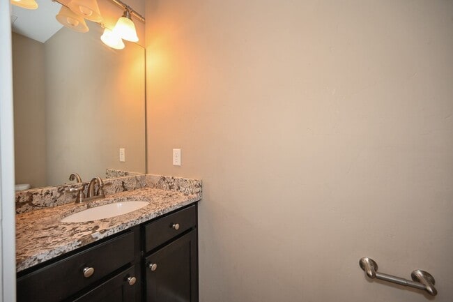 Building Photo - 13078 S Elm Hollow Ct