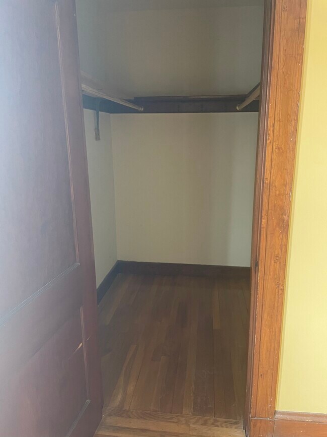 Building Photo - 202 High St