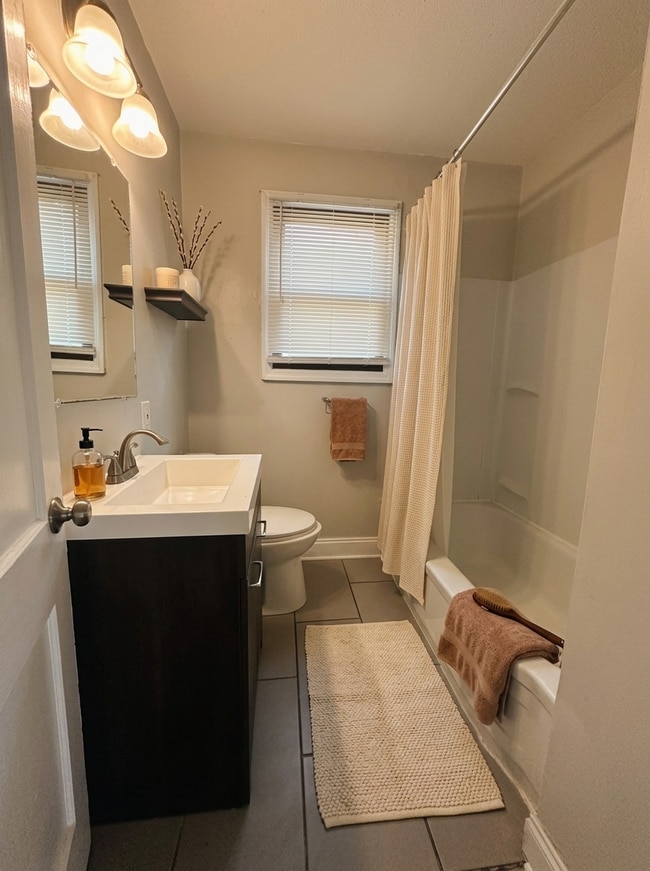 Building Photo - Charming Chilhowee Hills Cottage – Vintage Character Meets Modern Updates, Pets Welcome!