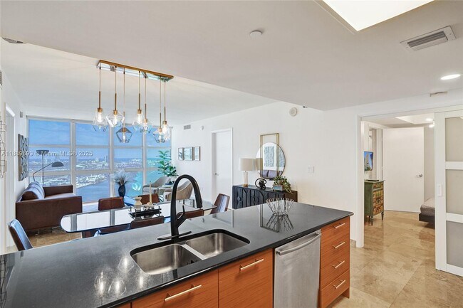Building Photo - 50 Biscayne Blvd