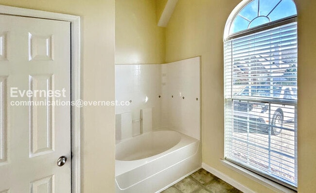 Building Photo - 3930 Caylan Cove