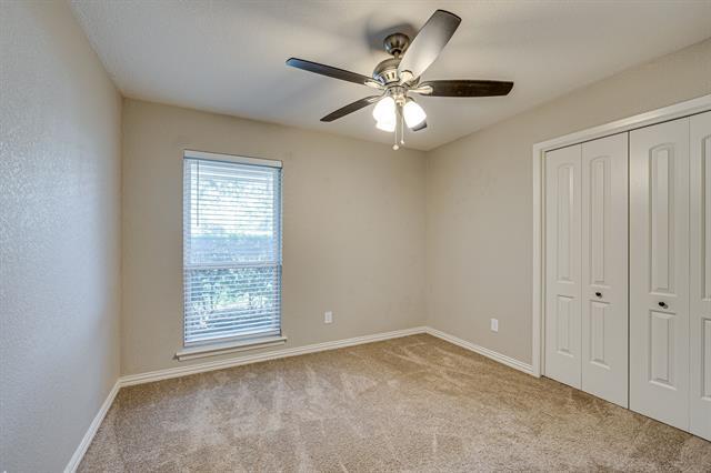 Building Photo - 2101 Warwick Dr