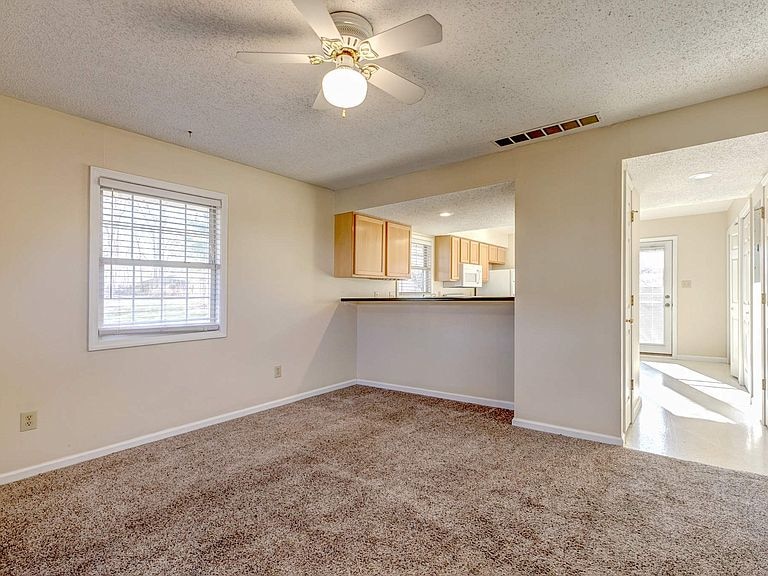 Building Photo - 805 E Sherwood Hills Dr