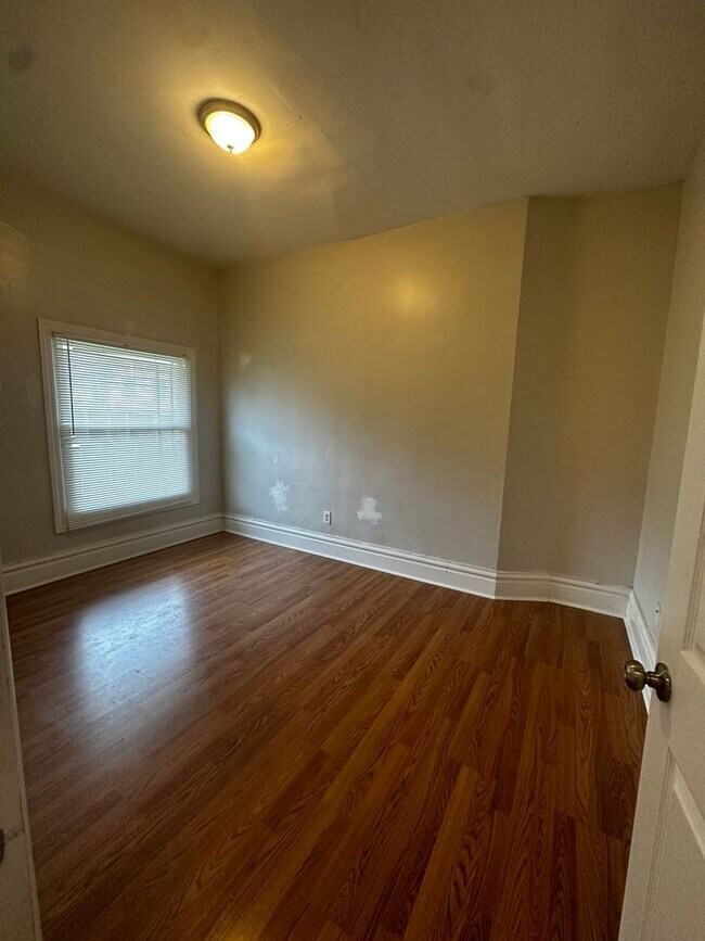 Building Photo - 7218 Meade St