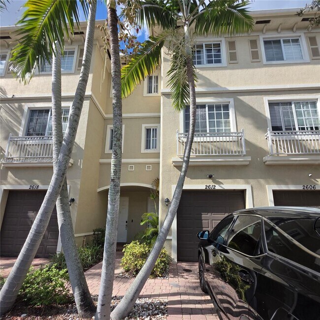 Building Photo - 2612 SW 81st Terrace