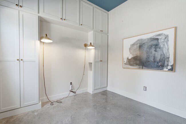 Building Photo - 1231 4th Ave S